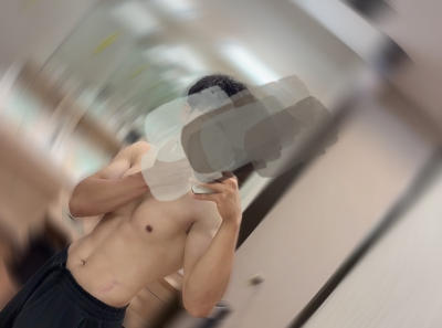 6836