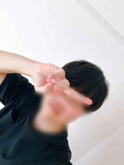 7018