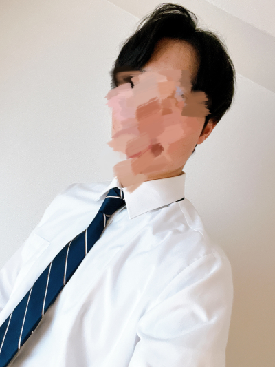 7018