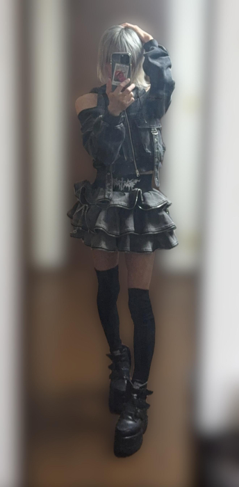 7902