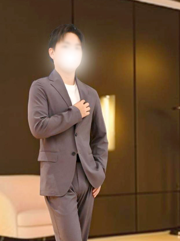 てる